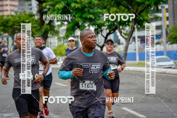 Buy your photos of the eventSantander Track&Field Run Series - Shopping da Bahia on Fotop