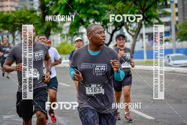 Buy your photos of the eventSantander Track&Field Run Series - Shopping da Bahia on Fotop