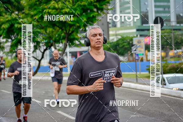 Buy your photos of the eventSantander Track&Field Run Series - Shopping da Bahia on Fotop