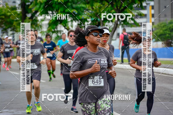 Buy your photos of the eventSantander Track&Field Run Series - Shopping da Bahia on Fotop