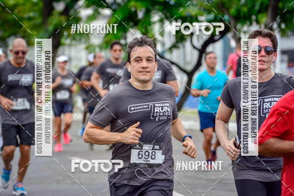 Buy your photos of the eventSantander Track&Field Run Series - Shopping da Bahia on Fotop