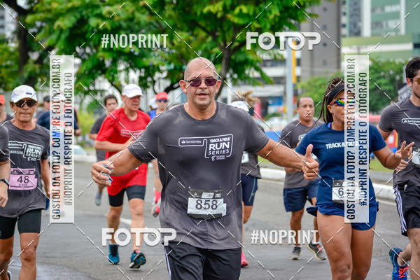 Buy your photos of the eventSantander Track&Field Run Series - Shopping da Bahia on Fotop