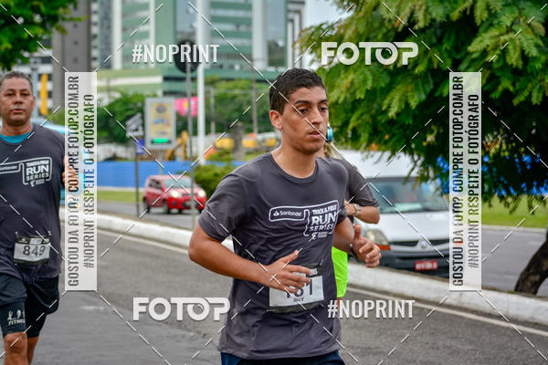 Achetez vos photos de l'�v�nementSantander Track&Field Run Series - Shopping da Bahia sur Fotop