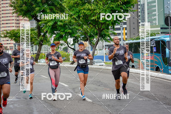 Achetez vos photos de l'�v�nementSantander Track&Field Run Series - Shopping da Bahia sur Fotop