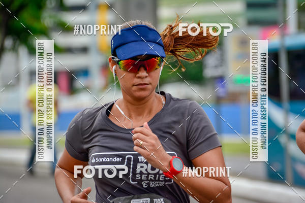 Achetez vos photos de l'�v�nementSantander Track&Field Run Series - Shopping da Bahia sur Fotop