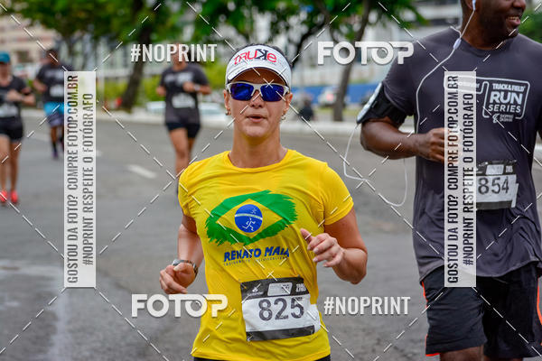 Buy your photos of the eventSantander Track&Field Run Series - Shopping da Bahia on Fotop