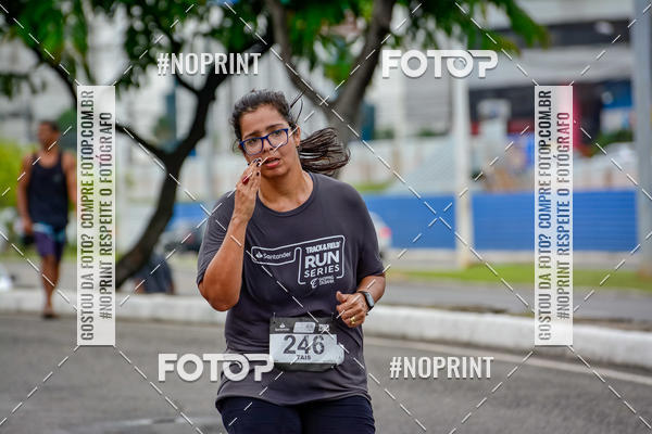 Buy your photos of the eventSantander Track&Field Run Series - Shopping da Bahia on Fotop