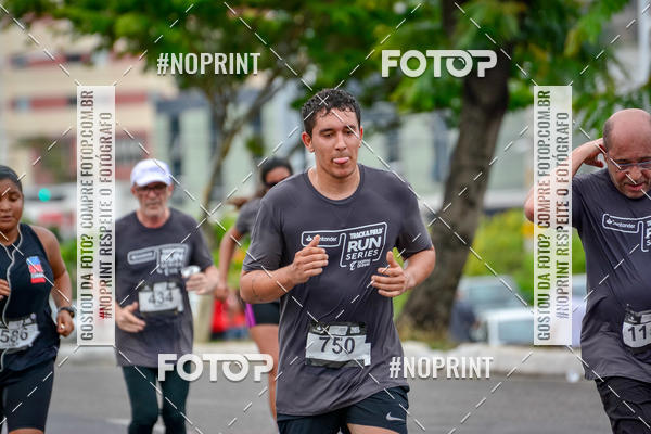 Buy your photos of the eventSantander Track&Field Run Series - Shopping da Bahia on Fotop