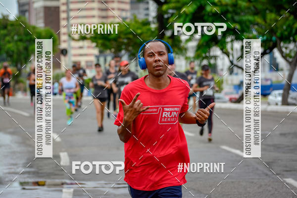 Buy your photos of the eventSantander Track&Field Run Series - Shopping da Bahia on Fotop