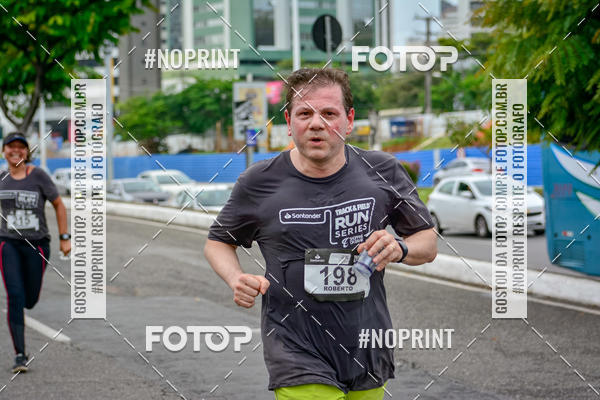 Buy your photos of the eventSantander Track&Field Run Series - Shopping da Bahia on Fotop
