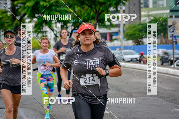 Buy your photos of the eventSantander Track&Field Run Series - Shopping da Bahia on Fotop
