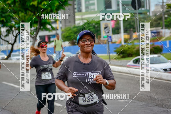 Buy your photos of the eventSantander Track&Field Run Series - Shopping da Bahia on Fotop