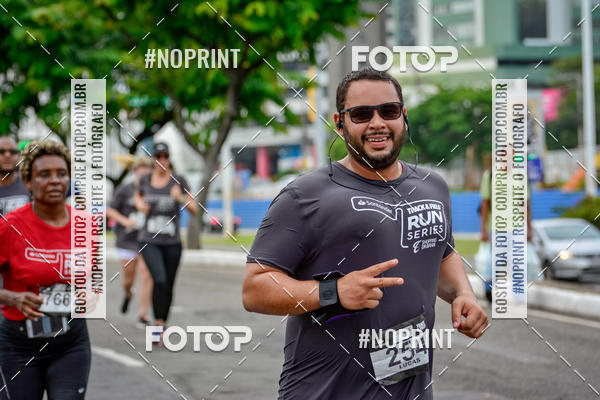 Buy your photos of the eventSantander Track&Field Run Series - Shopping da Bahia on Fotop