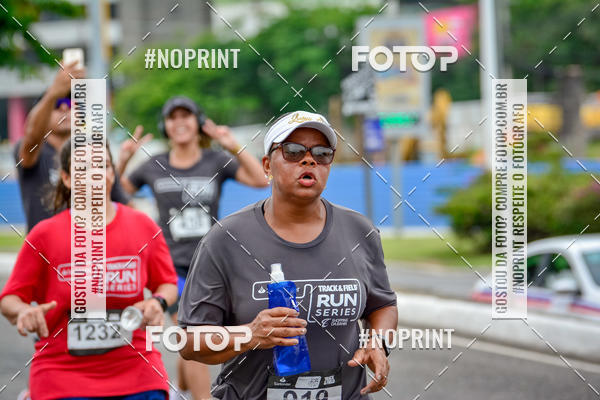 Buy your photos of the eventSantander Track&Field Run Series - Shopping da Bahia on Fotop