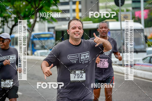Buy your photos of the eventSantander Track&Field Run Series - Shopping da Bahia on Fotop