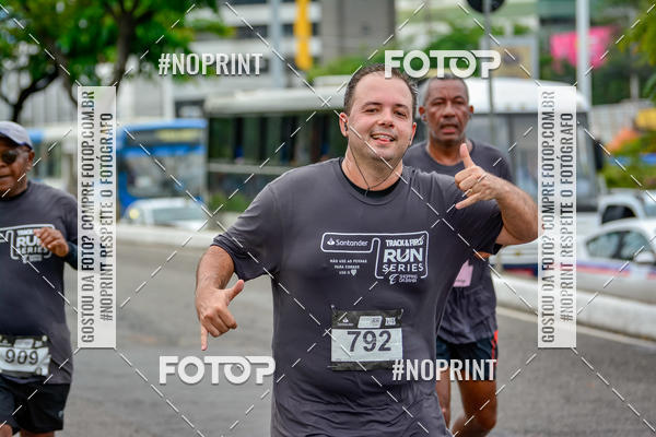 Buy your photos of the eventSantander Track&Field Run Series - Shopping da Bahia on Fotop