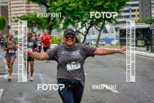 Buy your photos of the eventSantander Track&Field Run Series - Shopping da Bahia on Fotop