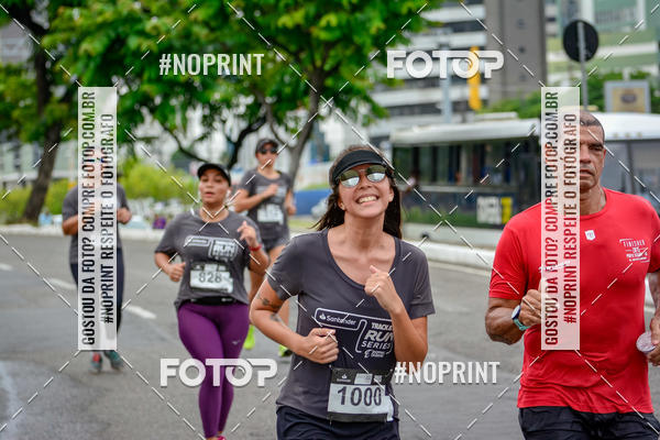 Compra tus fotos del eventoSantander Track&Field Run Series - Shopping da Bahia En Fotop