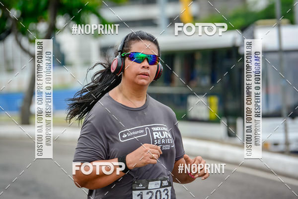 Compra tus fotos del eventoSantander Track&Field Run Series - Shopping da Bahia En Fotop
