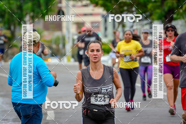 Compra tus fotos del eventoSantander Track&Field Run Series - Shopping da Bahia En Fotop