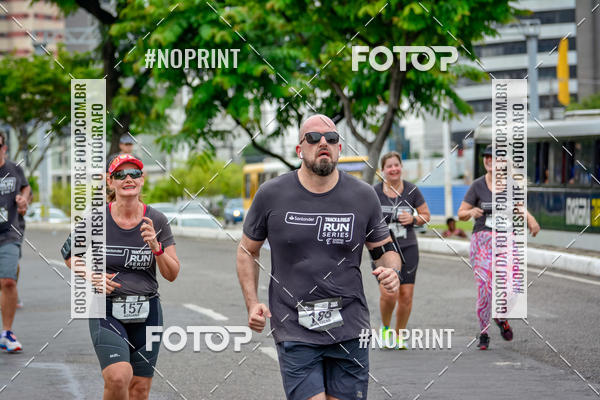 Compra tus fotos del eventoSantander Track&Field Run Series - Shopping da Bahia En Fotop