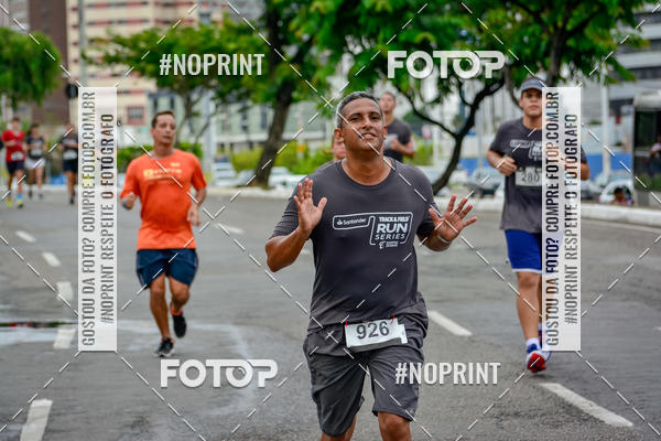 Buy your photos of the eventSantander Track&Field Run Series - Shopping da Bahia on Fotop