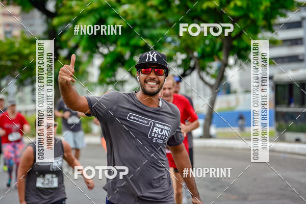 Buy your photos of the eventSantander Track&Field Run Series - Shopping da Bahia on Fotop
