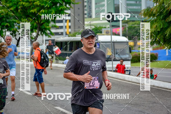 Buy your photos of the eventSantander Track&Field Run Series - Shopping da Bahia on Fotop