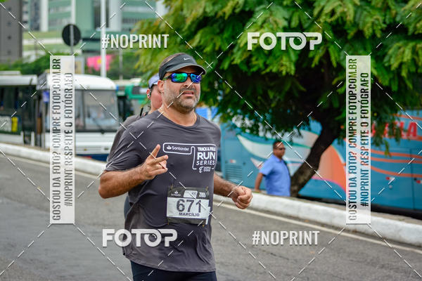 Buy your photos of the eventSantander Track&Field Run Series - Shopping da Bahia on Fotop