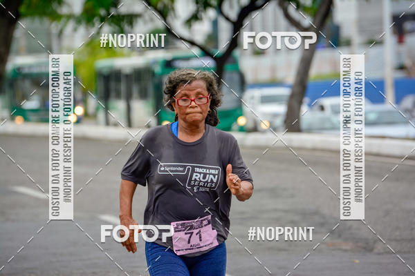 Buy your photos of the eventSantander Track&Field Run Series - Shopping da Bahia on Fotop