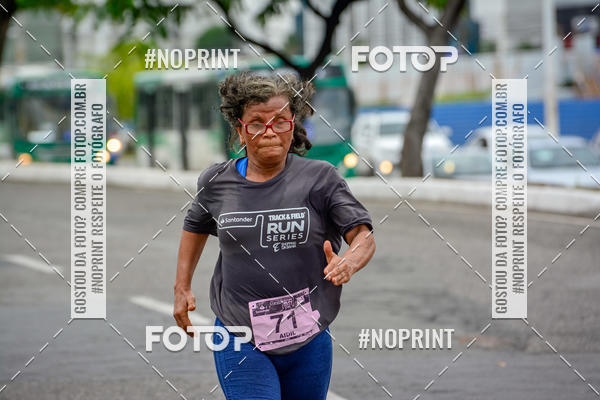 Buy your photos of the eventSantander Track&Field Run Series - Shopping da Bahia on Fotop