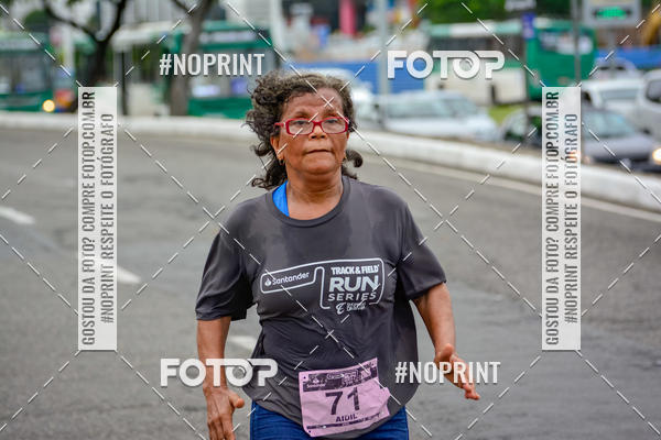 Buy your photos of the eventSantander Track&Field Run Series - Shopping da Bahia on Fotop