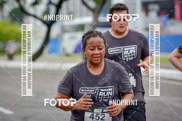 Buy your photos of the eventSantander Track&Field Run Series - Shopping da Bahia on Fotop