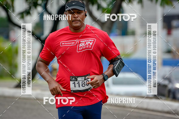 Buy your photos of the eventSantander Track&Field Run Series - Shopping da Bahia on Fotop