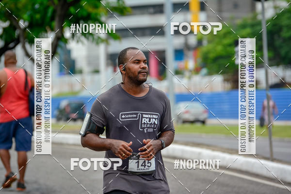 Buy your photos of the eventSantander Track&Field Run Series - Shopping da Bahia on Fotop