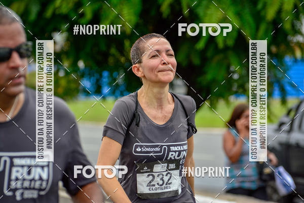 Buy your photos of the eventSantander Track&Field Run Series - Shopping da Bahia on Fotop