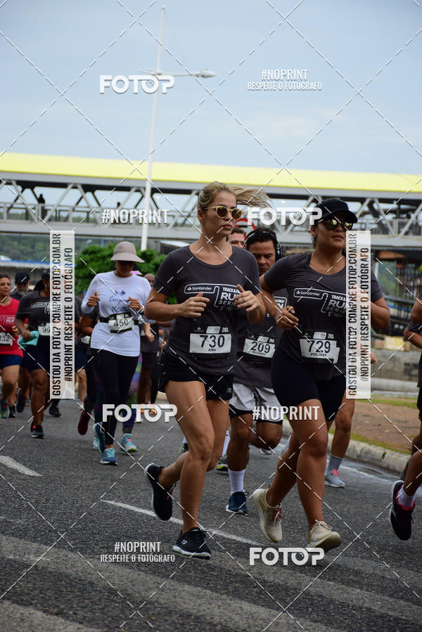 Acquista le foto dell'eventoSantander Track&Field Run Series - Shopping da Bahia in Fotop