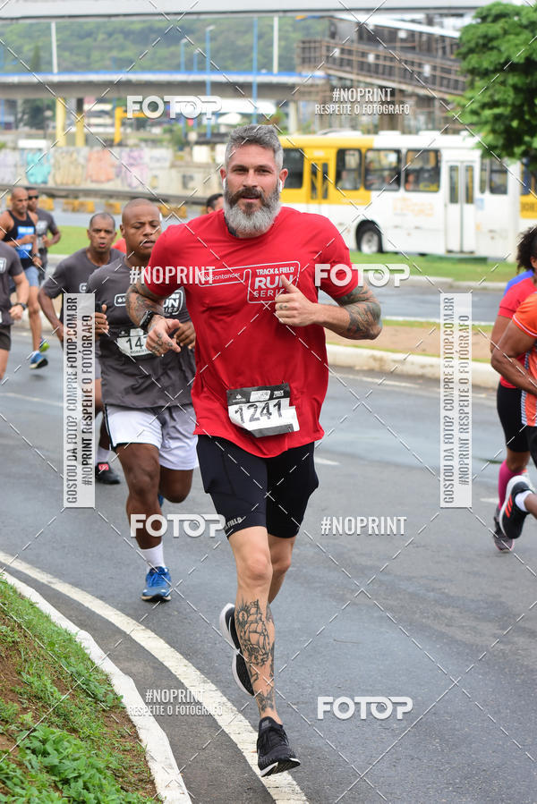 Buy your photos of the eventSantander Track&Field Run Series - Shopping da Bahia on Fotop