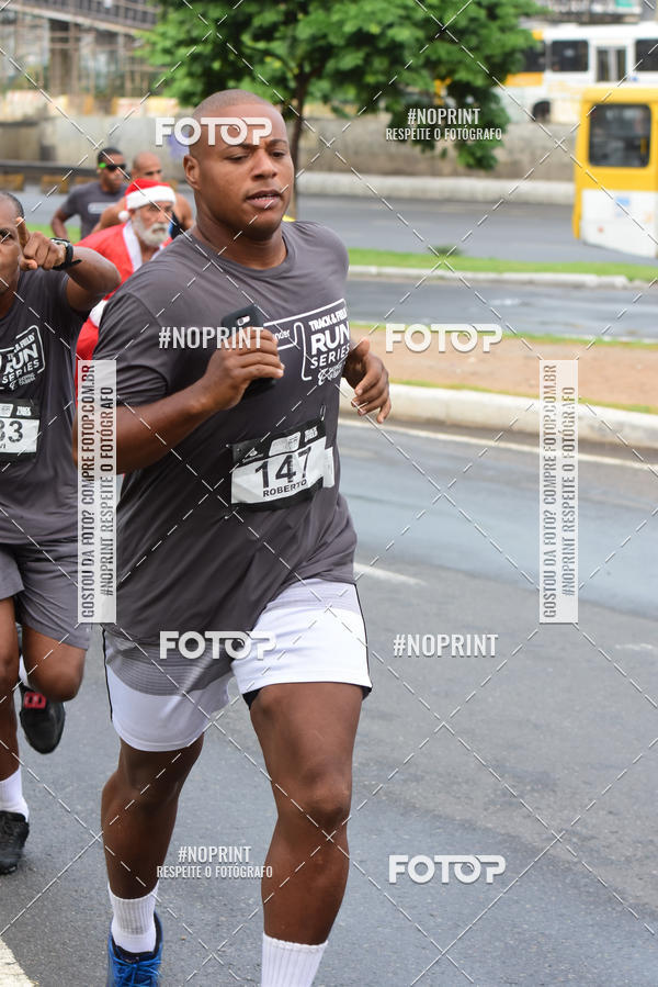 Buy your photos of the eventSantander Track&Field Run Series - Shopping da Bahia on Fotop