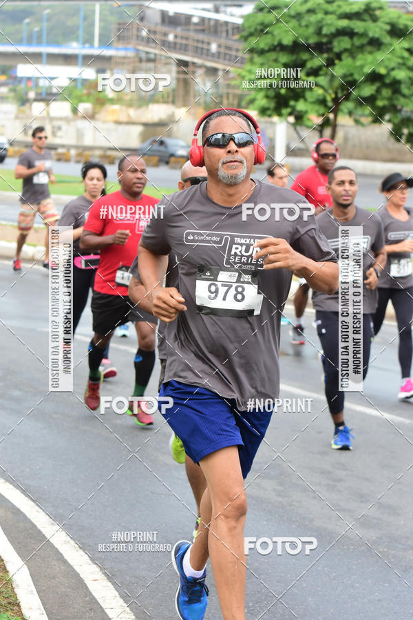 Buy your photos of the eventSantander Track&Field Run Series - Shopping da Bahia on Fotop