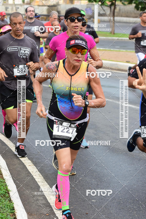 Buy your photos of the eventSantander Track&Field Run Series - Shopping da Bahia on Fotop