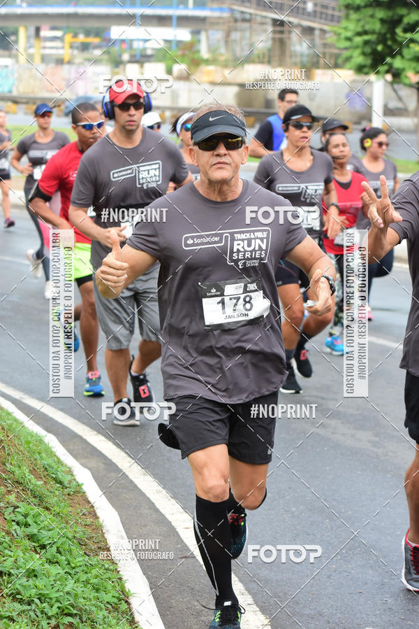 Buy your photos of the eventSantander Track&Field Run Series - Shopping da Bahia on Fotop