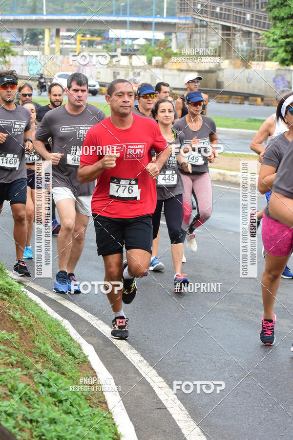 Buy your photos of the eventSantander Track&Field Run Series - Shopping da Bahia on Fotop