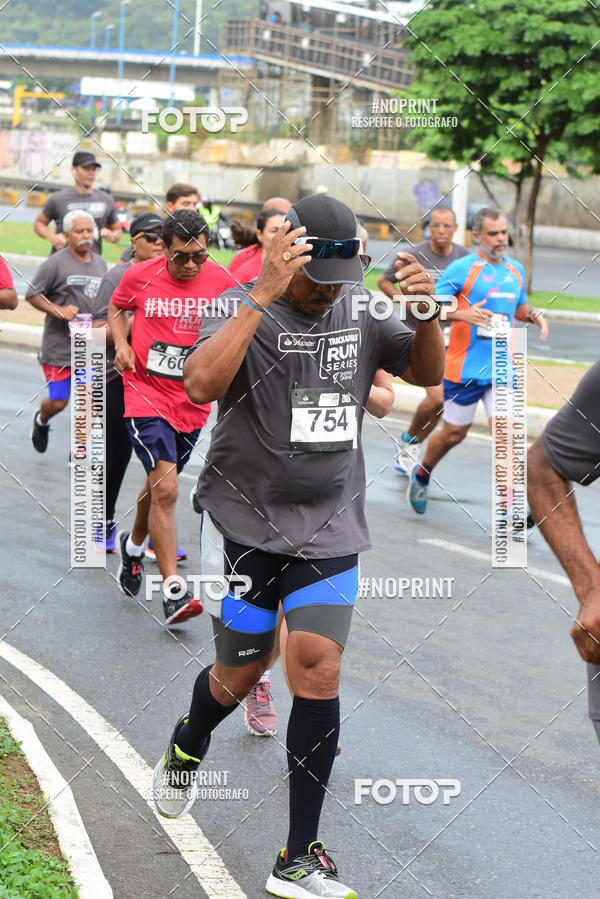 Buy your photos of the eventSantander Track&Field Run Series - Shopping da Bahia on Fotop
