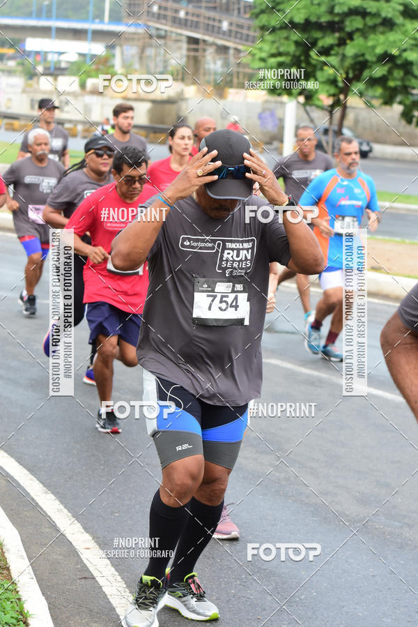 Buy your photos of the eventSantander Track&Field Run Series - Shopping da Bahia on Fotop