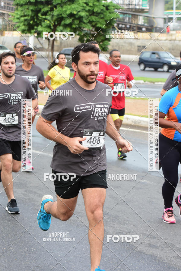 Buy your photos of the eventSantander Track&Field Run Series - Shopping da Bahia on Fotop