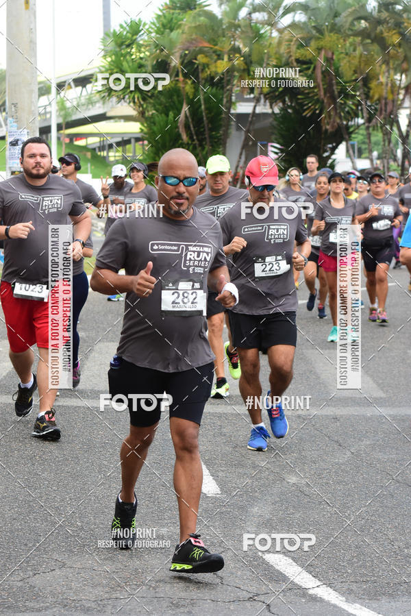 Buy your photos of the eventSantander Track&Field Run Series - Shopping da Bahia on Fotop