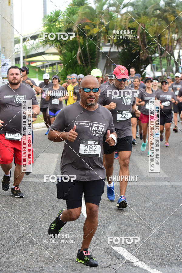 Buy your photos of the eventSantander Track&Field Run Series - Shopping da Bahia on Fotop