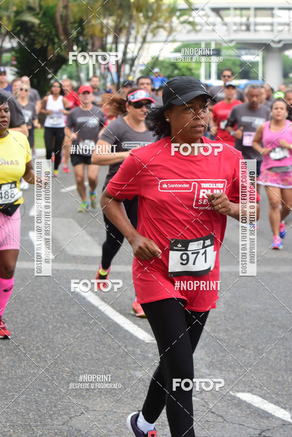 Buy your photos of the eventSantander Track&Field Run Series - Shopping da Bahia on Fotop