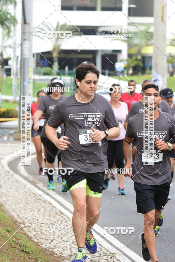 Buy your photos of the eventSantander Track&Field Run Series - Shopping da Bahia on Fotop